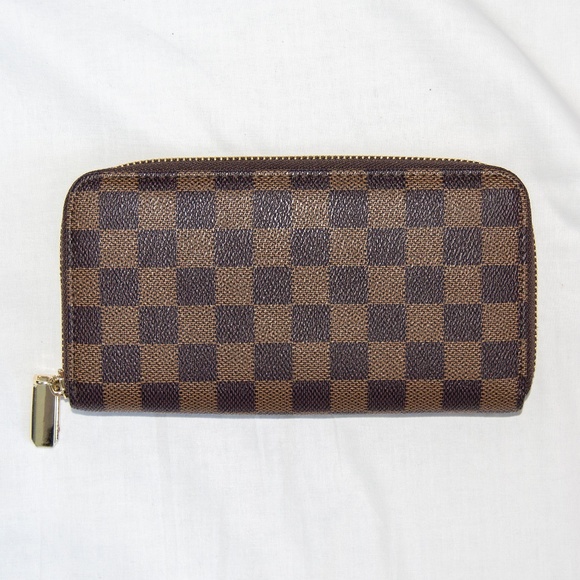 Daisy Rose Handbags - Daisy Rose Zippered Wallet